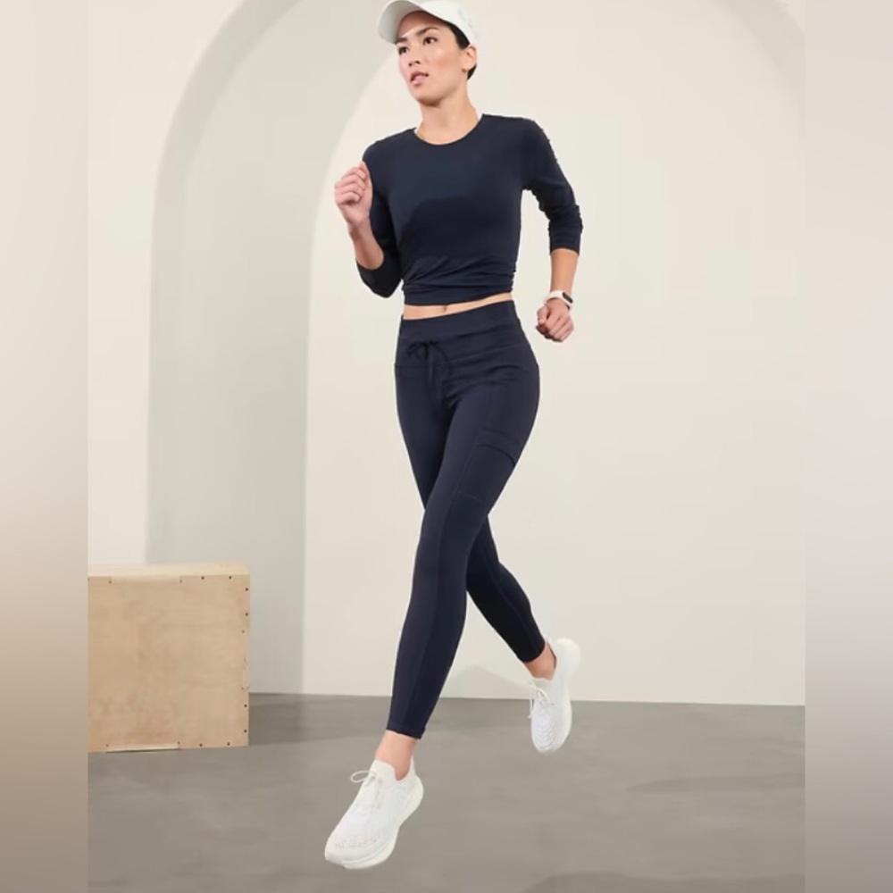 Athleta RAINIER HIGH RISE CARGO LEGGING, Navy, Small, NWT
